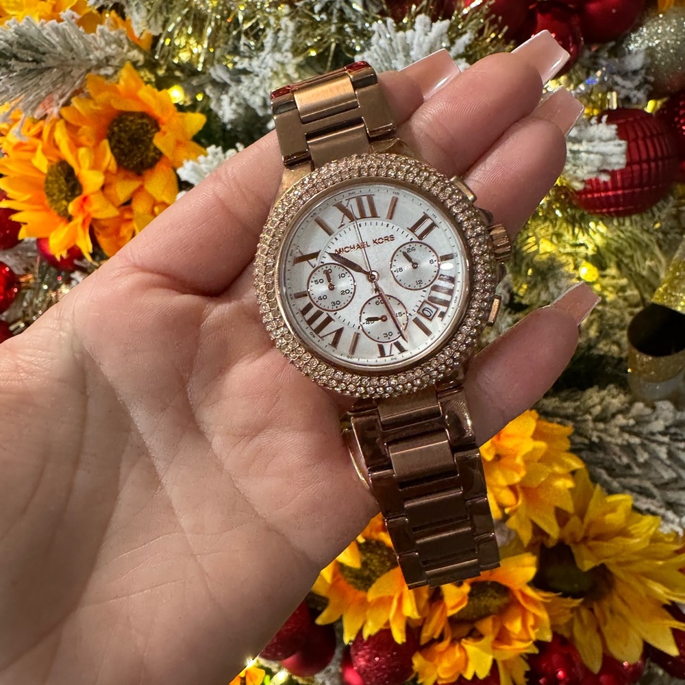 ONE DAY SALE💫

SALE🌸MICHAEL KORS chronograph rose gold watch ✨ - Picture 10 of 11